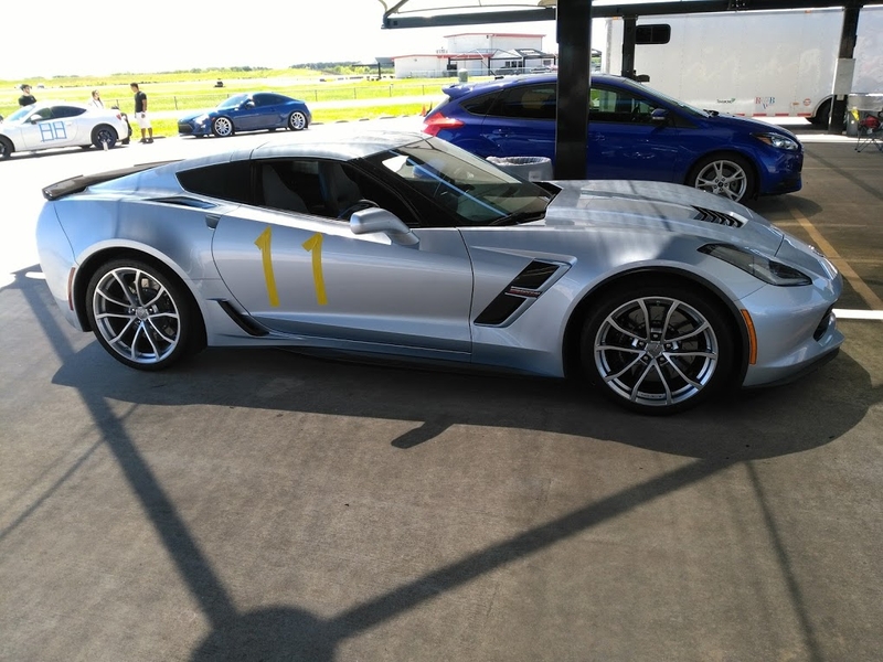 Illustration for article titled Vegas - fun in the sun & dirt - Corvette School & Trophy Trucks
